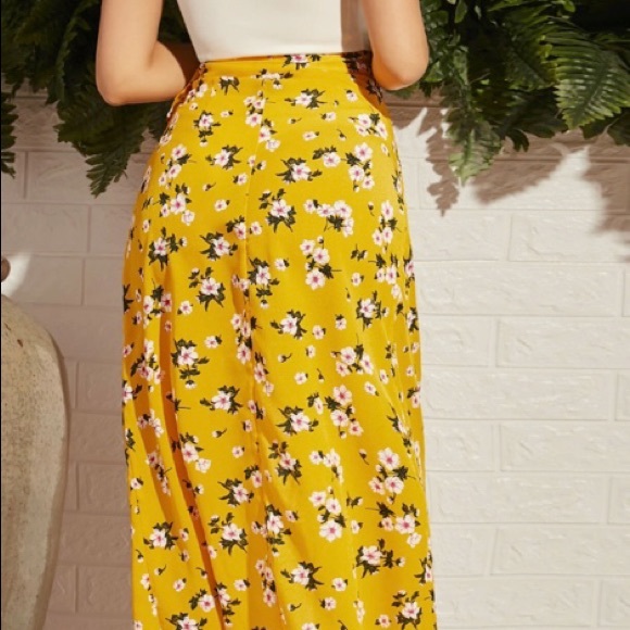 Shein knot side wrap skit - Picture 3 of 3